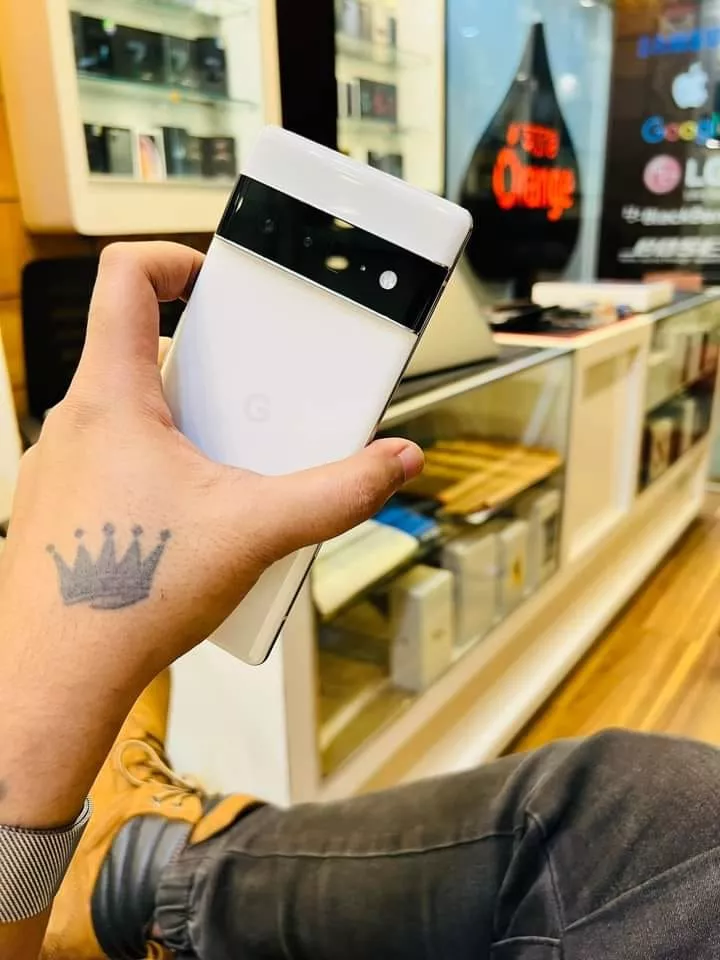 google pixel 6 pro - photo 1