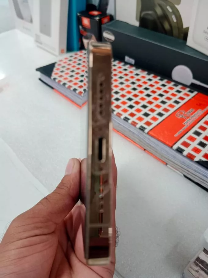 12 pro Max PTA approved 256gb Gold 10/10 condition - photo 2