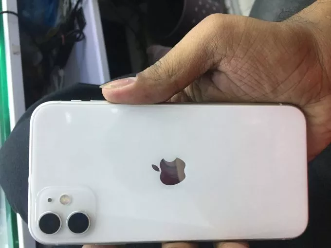 iphone 11 - photo 1
