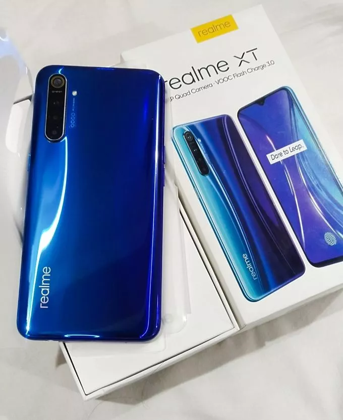 Realme XT 8/128 - photo 1