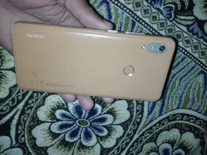 Y6 Prime - photo 1