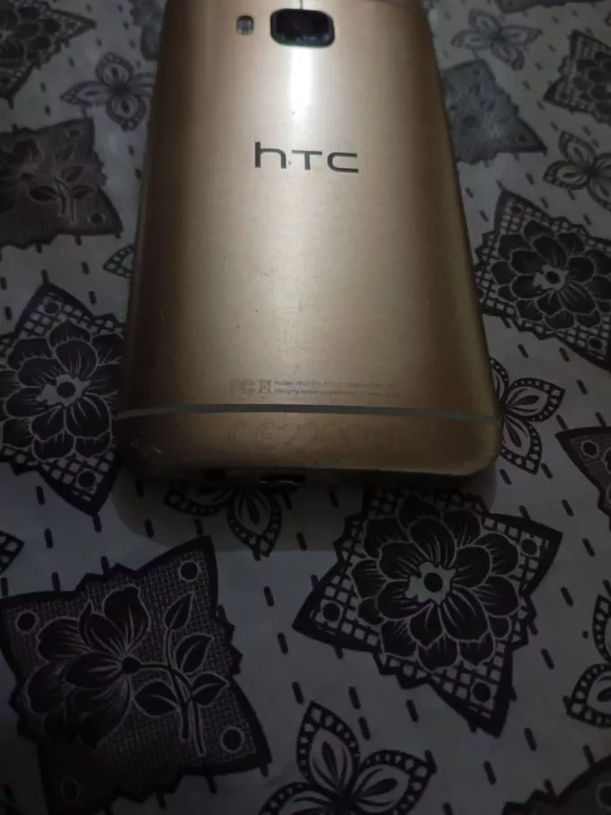 Htc one m9 - photo 1