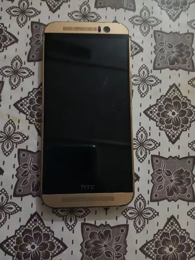 Htc one m9 - photo 3