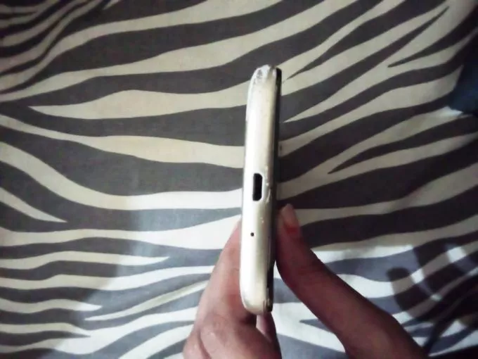 Motorola e5 - photo 3