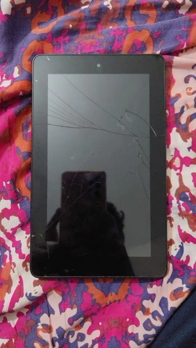 Amazon fire tablet - photo 1