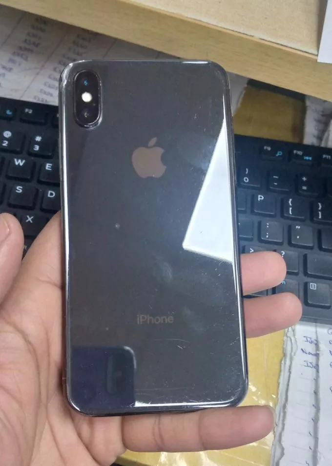 IPHONE X 256 GB - photo 1