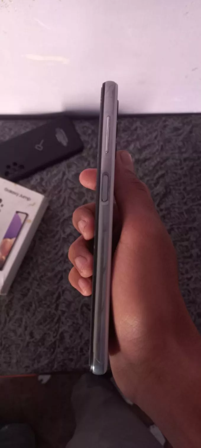 Samsung galaxy jump 5G - photo 1