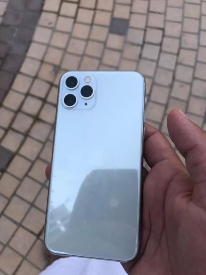 Apple iphone 11 pro - photo 1