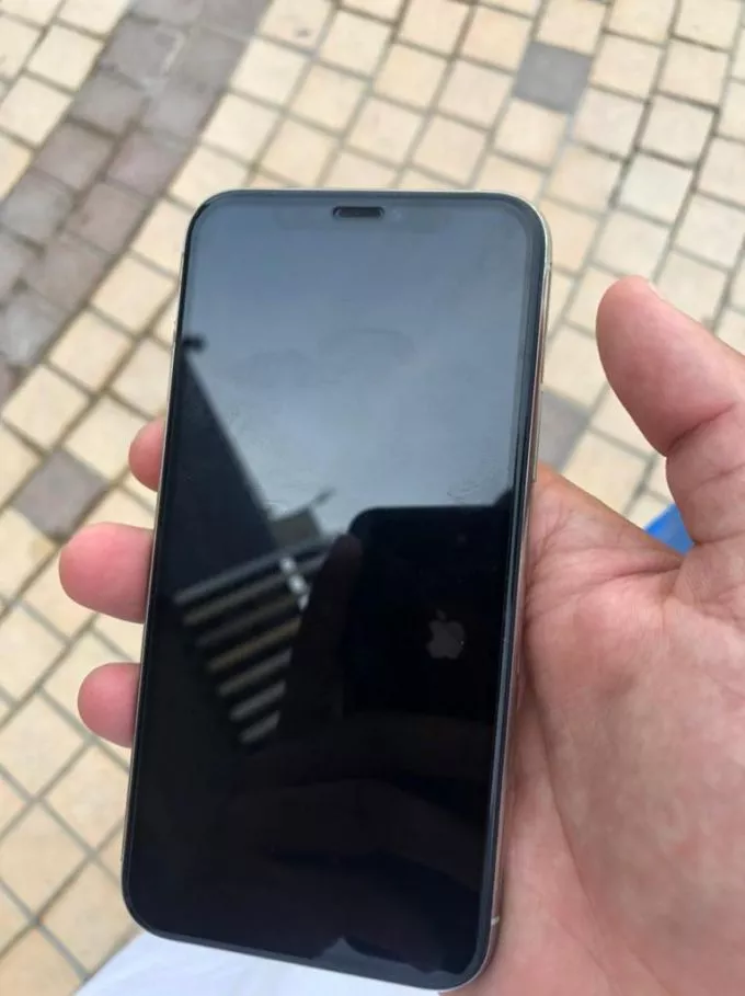 Apple iphone 11 pro - photo 2