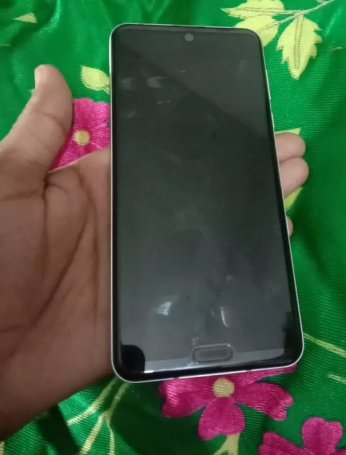 Sharp Aquos R3 approved 6/128 - photo 3