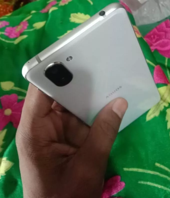 SHARP AQUOS R3 6/128 - photo 1