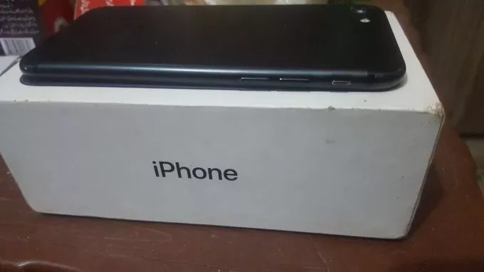 IPhone 7 128GB - photo 2