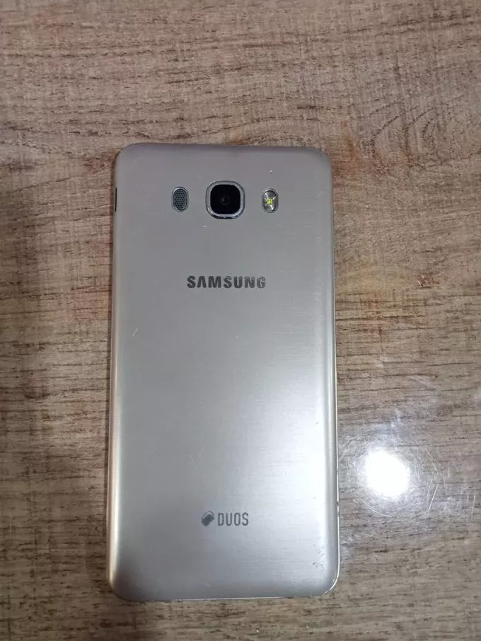 Samsung j7 2 GB ram 16 GB memory - photo 1