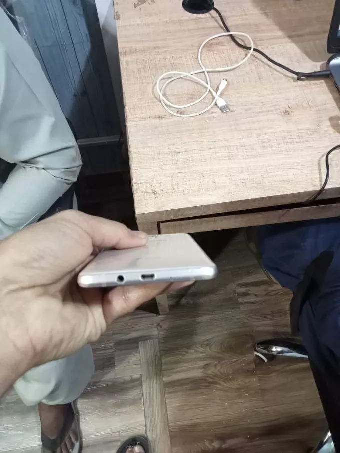 Samsung j7 2 GB ram 16 GB memory - photo 3