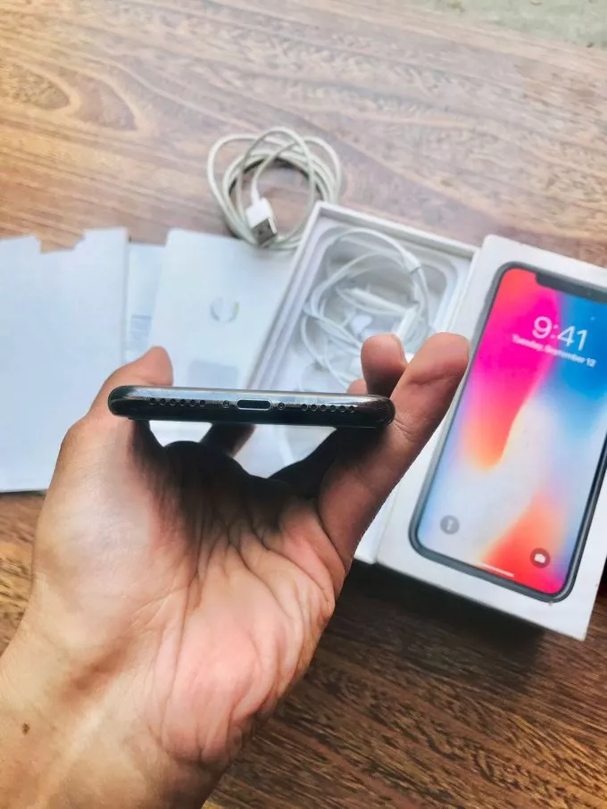 Iphone X - photo 2