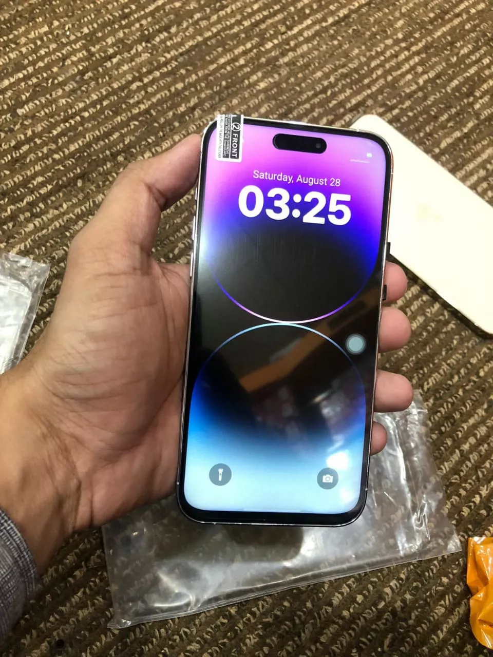 iPhone 14 pro max USA - photo 3