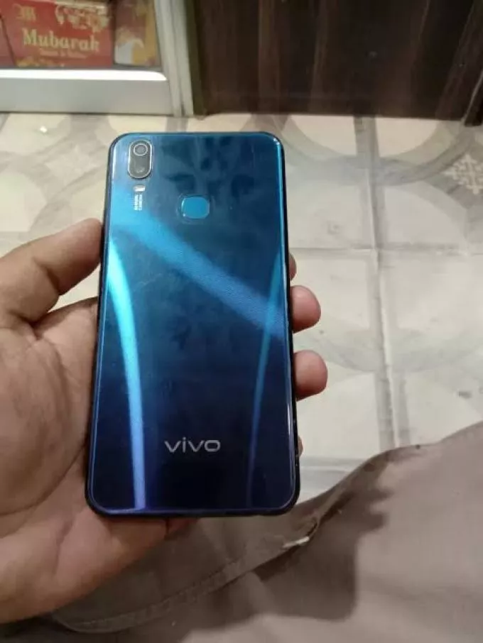 Vivo y11 - photo 1