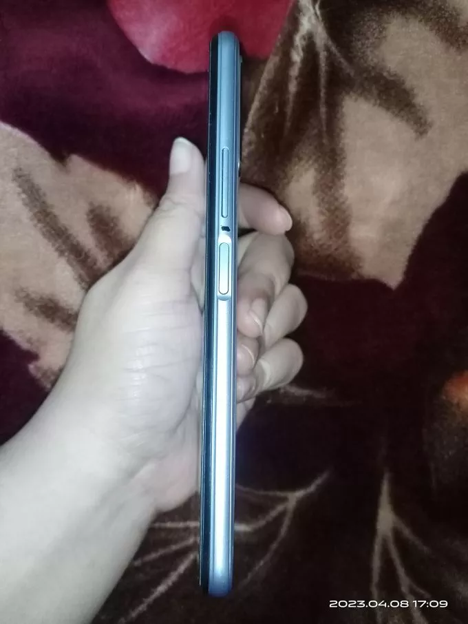 I want to sell Vivo Y20 - photo 1