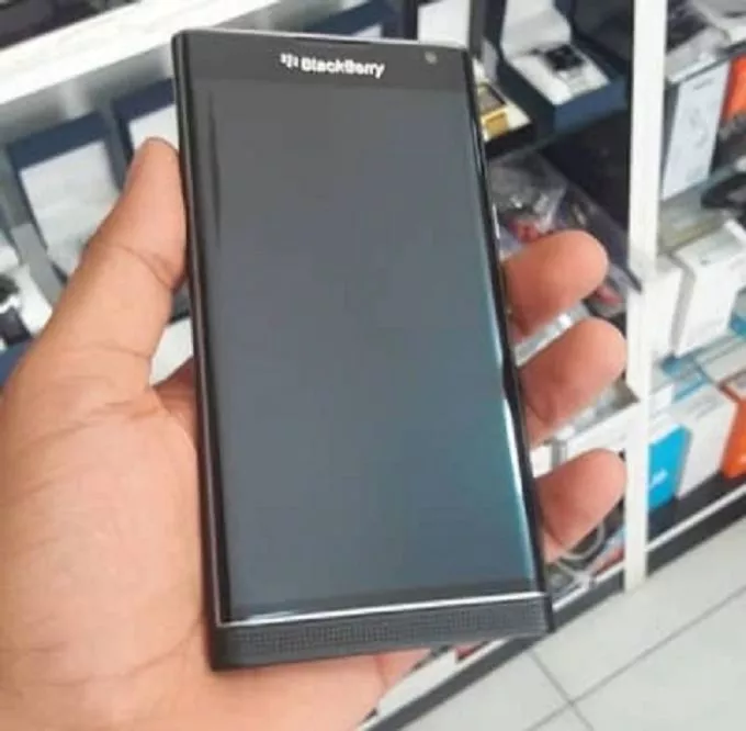 Blackberry PRIV brand new 10/10 - photo 1