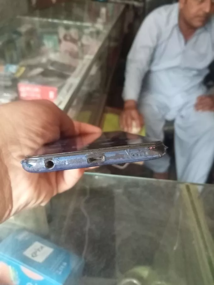 vivo y17 4gb 128gb PTA approved - photo 3
