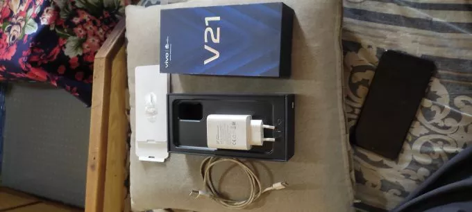 Vivo V21 - photo 2