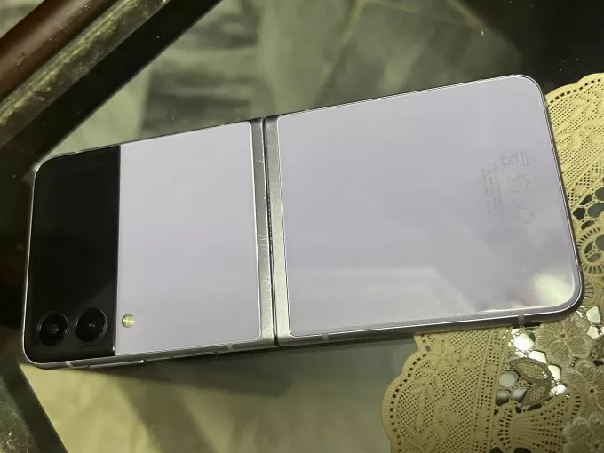 samsumg Z flip 3 - photo 1