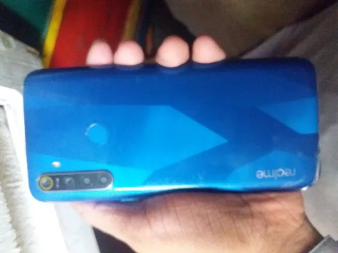Realme 5 4/128gb pta approved - photo 1