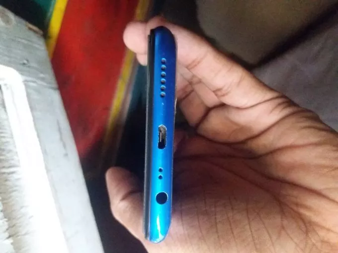 Realme 5 4/128gb pta approved - photo 3