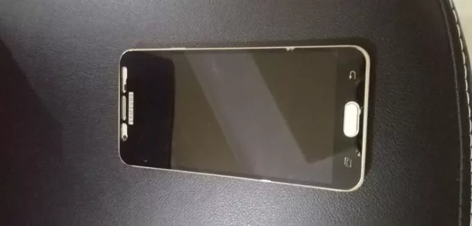 Samsung Galaxy J7 prime - photo 1