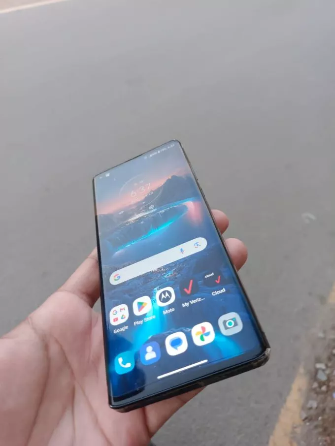 Moto Edge Plus - photo 2