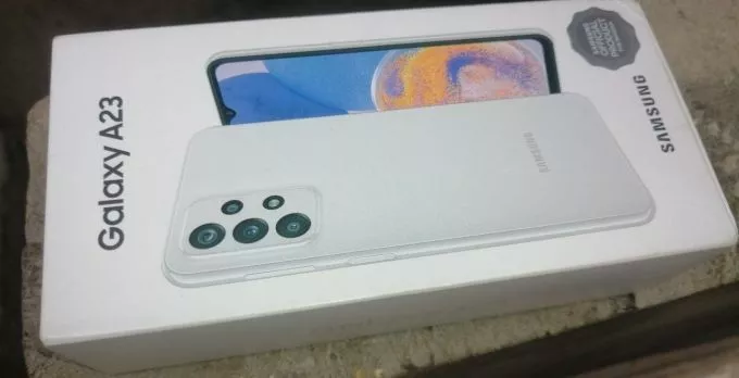 One used Sansung A23 - photo 2