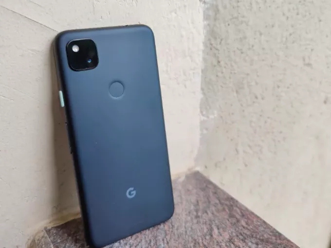 Google Pixel 4a (6/128) - photo 1
