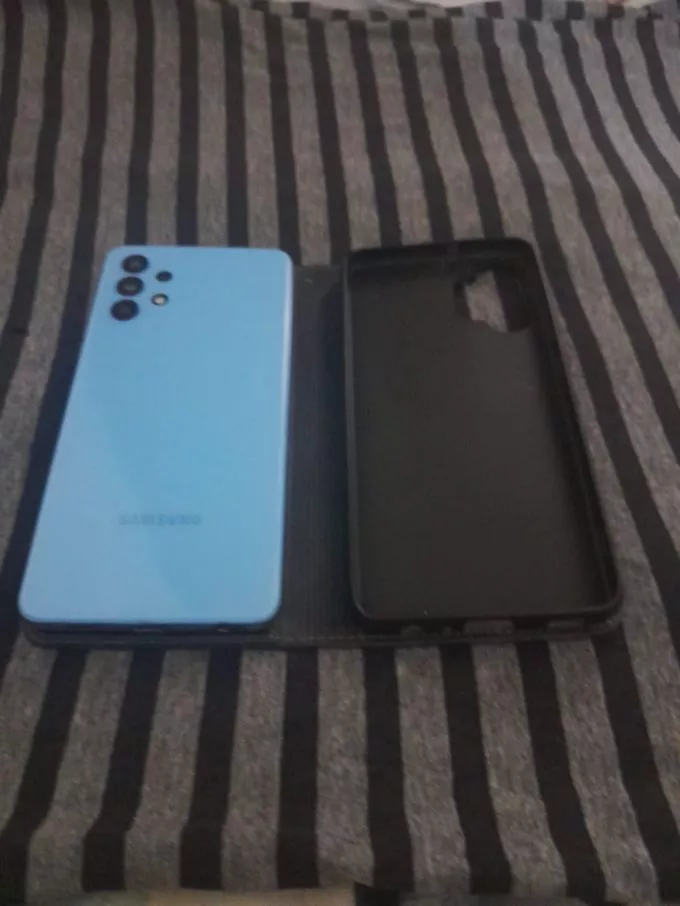 SAMSUNG GALAXY A32 + free back cover