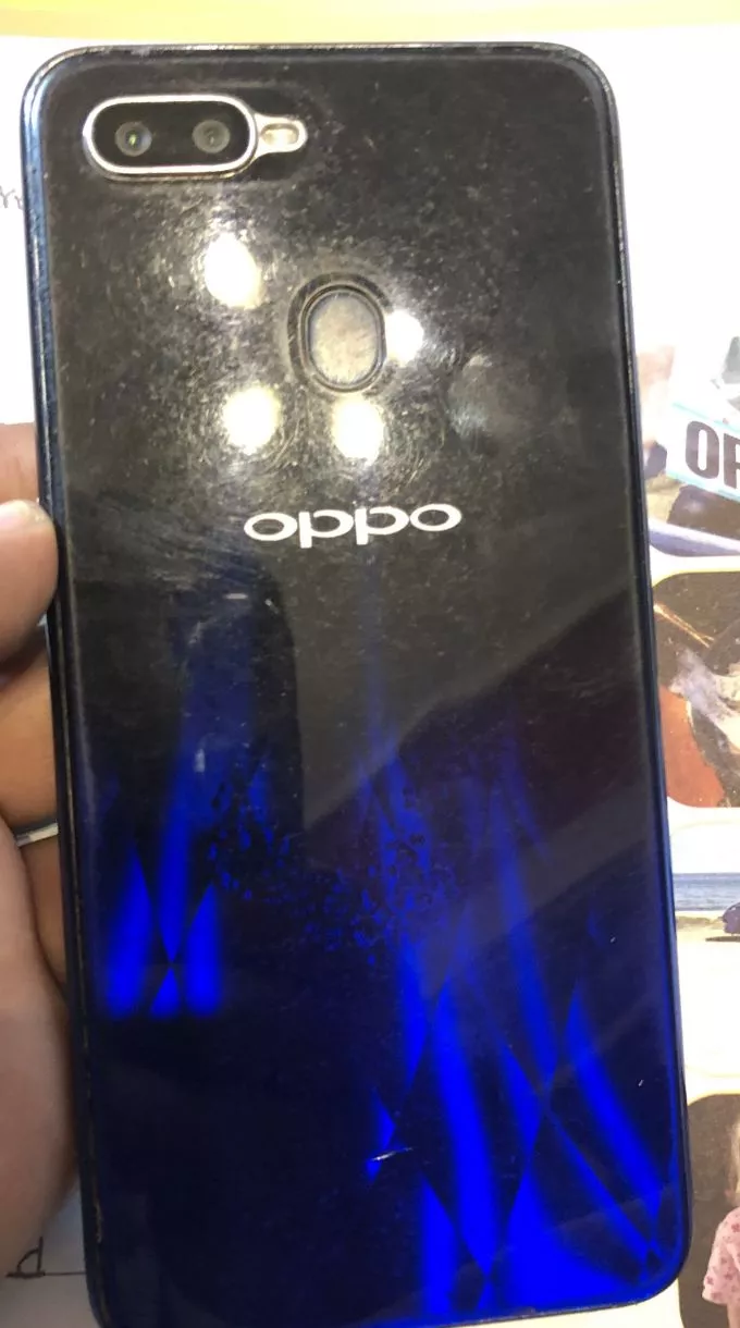 Oppo F9 - photo 1