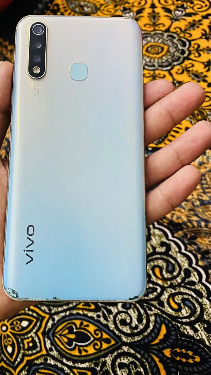 Vivo y19 - photo 1