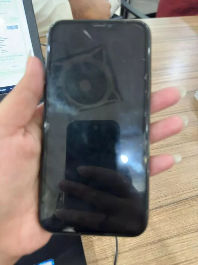 IPHONE 11 PRO - photo 3