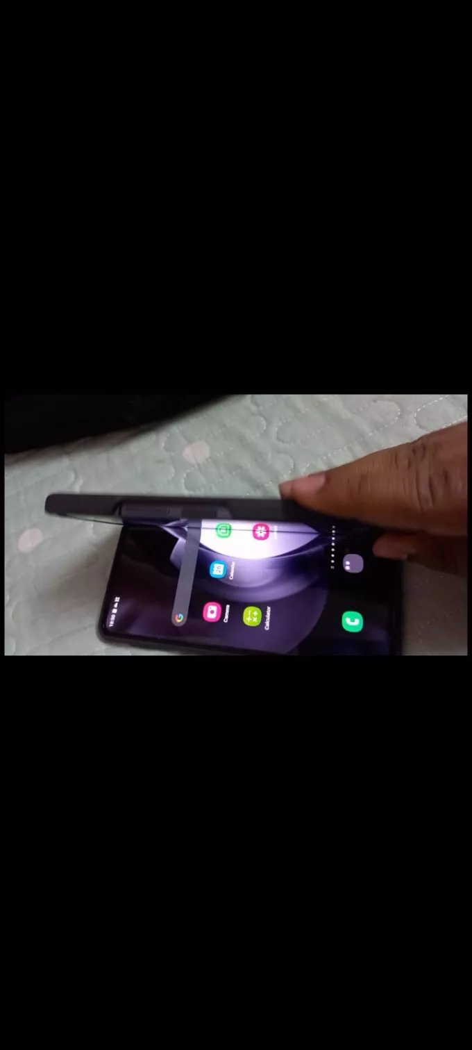 Unused Samsung Official Z Fold 5 with original Spen and case - photo 1