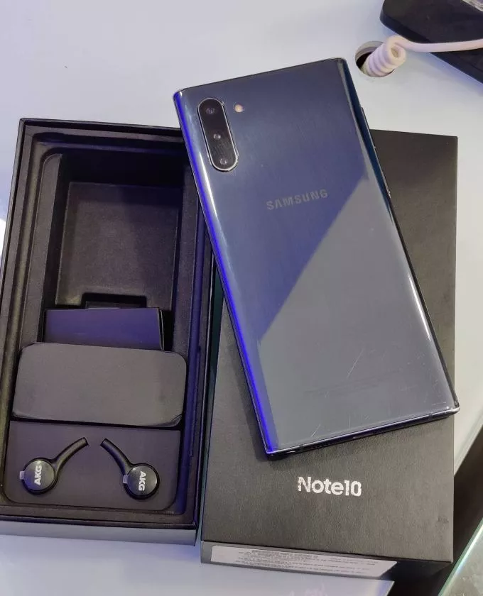 Samsung galaxy Note 10 (8gb+256gb) pin pack brand new - photo 1