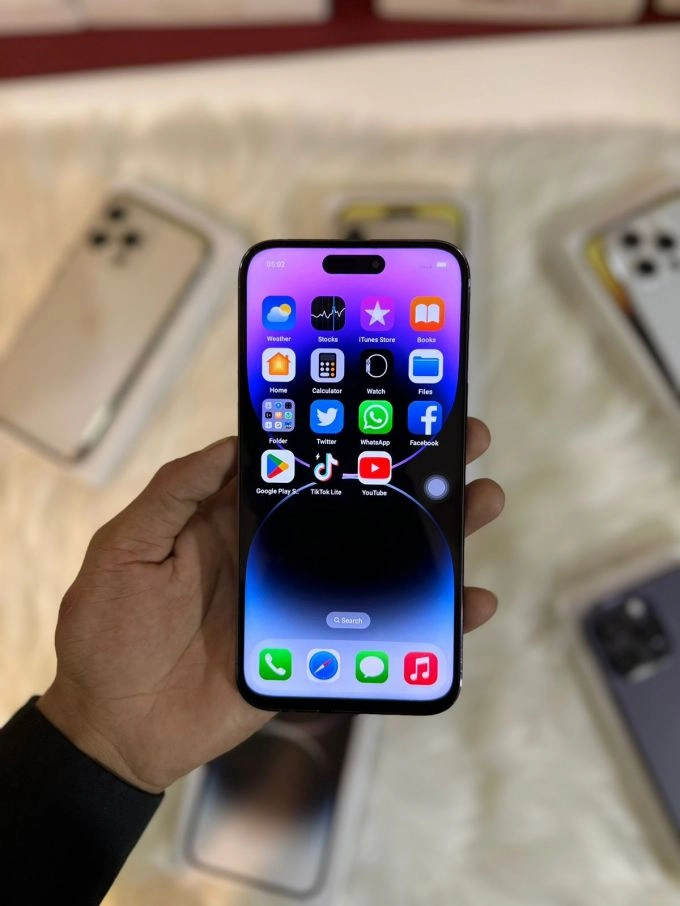 iPhone 14 Pro Max - photo 1
