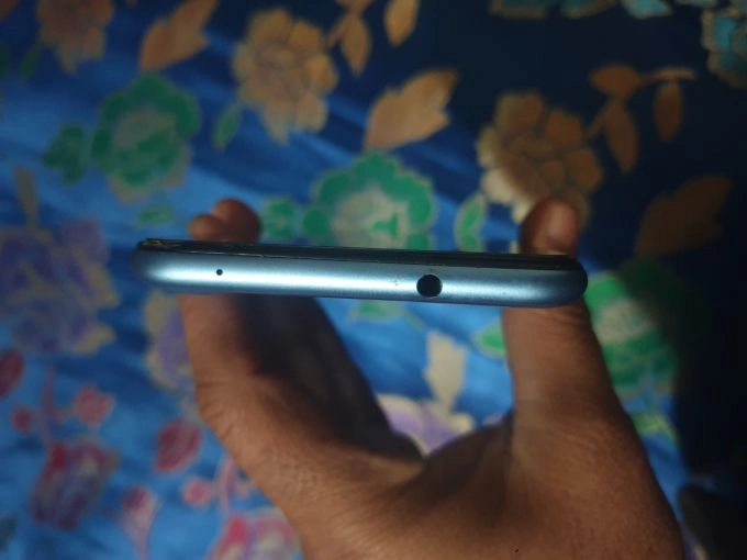 Samsung A11 - photo 2