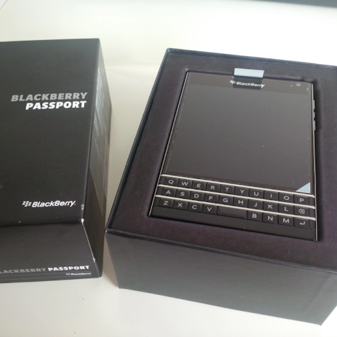 Blackberry passport pin pack new
