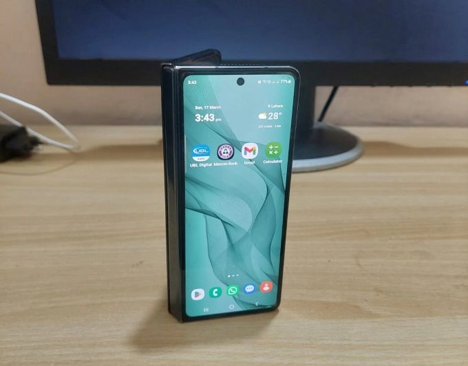 Samsung galaxy Z Fold 4 - photo 1