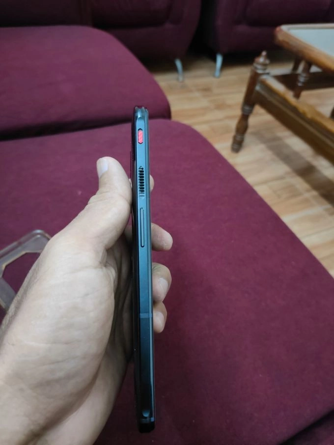 ZTE Nubia Red Magic 6S Pro - photo 2