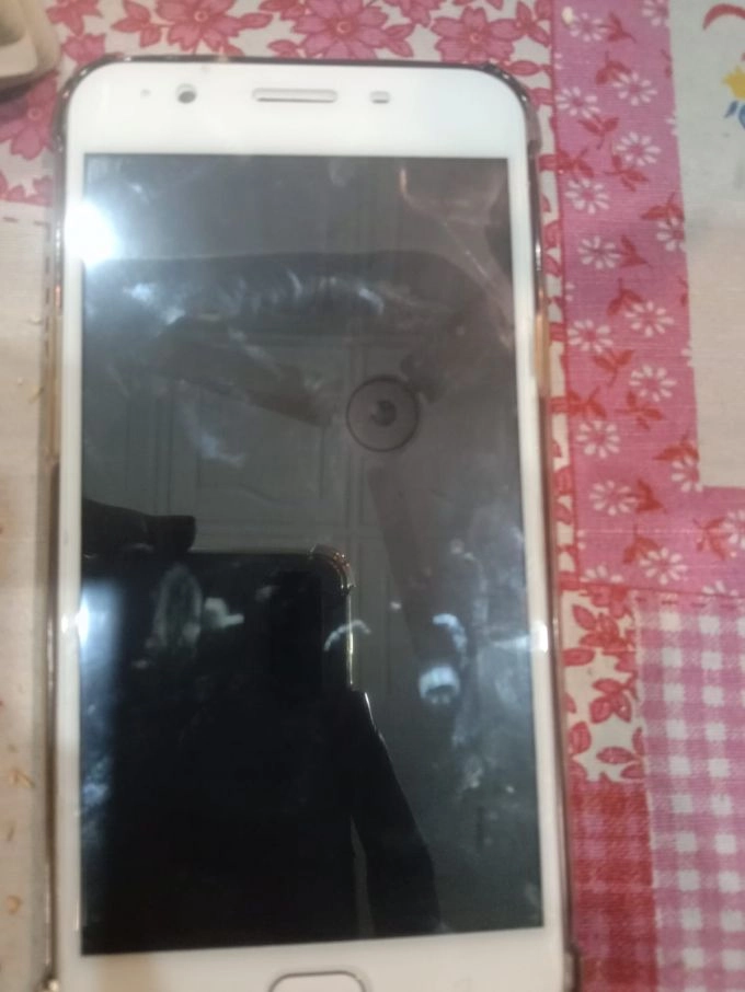 Oppo f1s little screen break but all ok - photo 3
