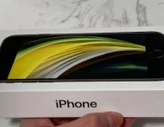 Apple iPhone SE 2020 2nd Gen - Photos