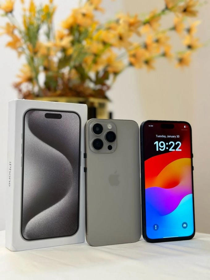 Iphone 15 Pro Max American