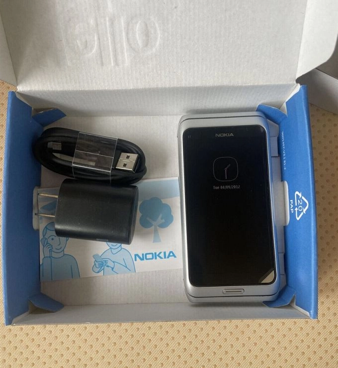 Nokia E7 brand new