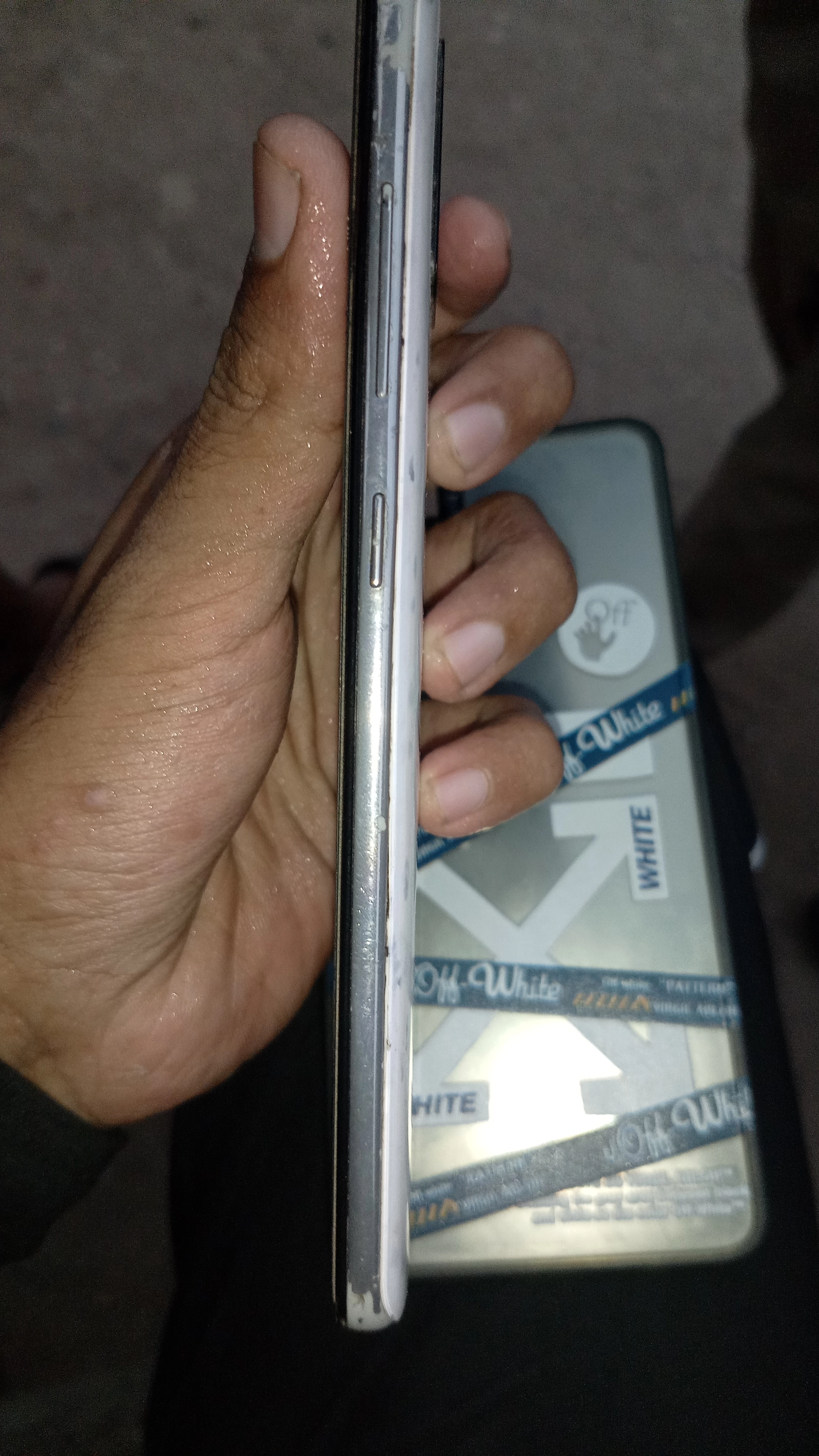 Samsung a51 with box - photo 1