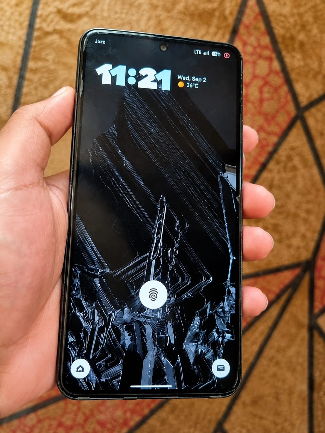 Google Pixel 8 Pro - photo 1