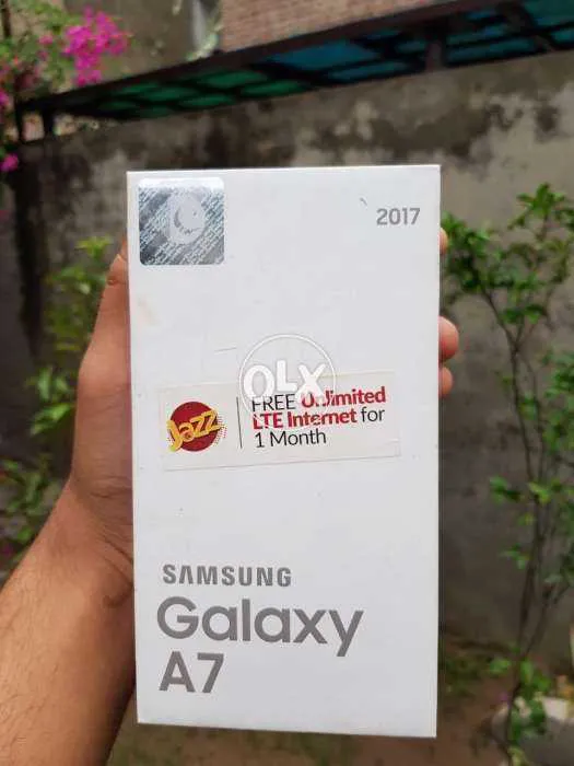 Samsung Galaxy A7 - photo 1